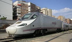 Tren llegando a la estación de Alicante
