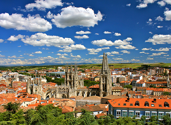 Haz un viaje barato en tren a Burgos en tus próximos días libres
